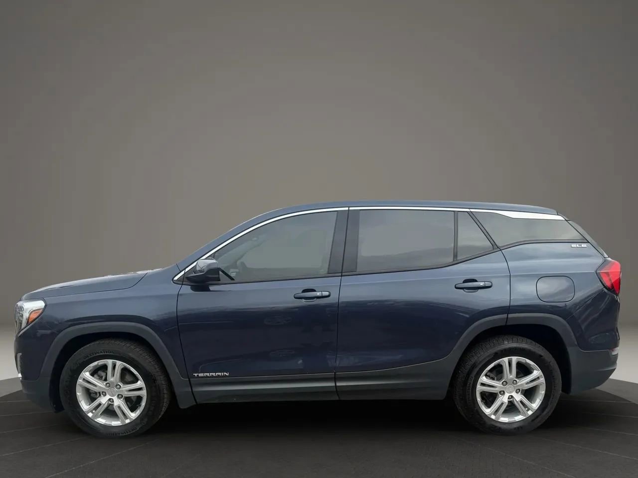 Used 2018 GMC Terrain SLE image 8