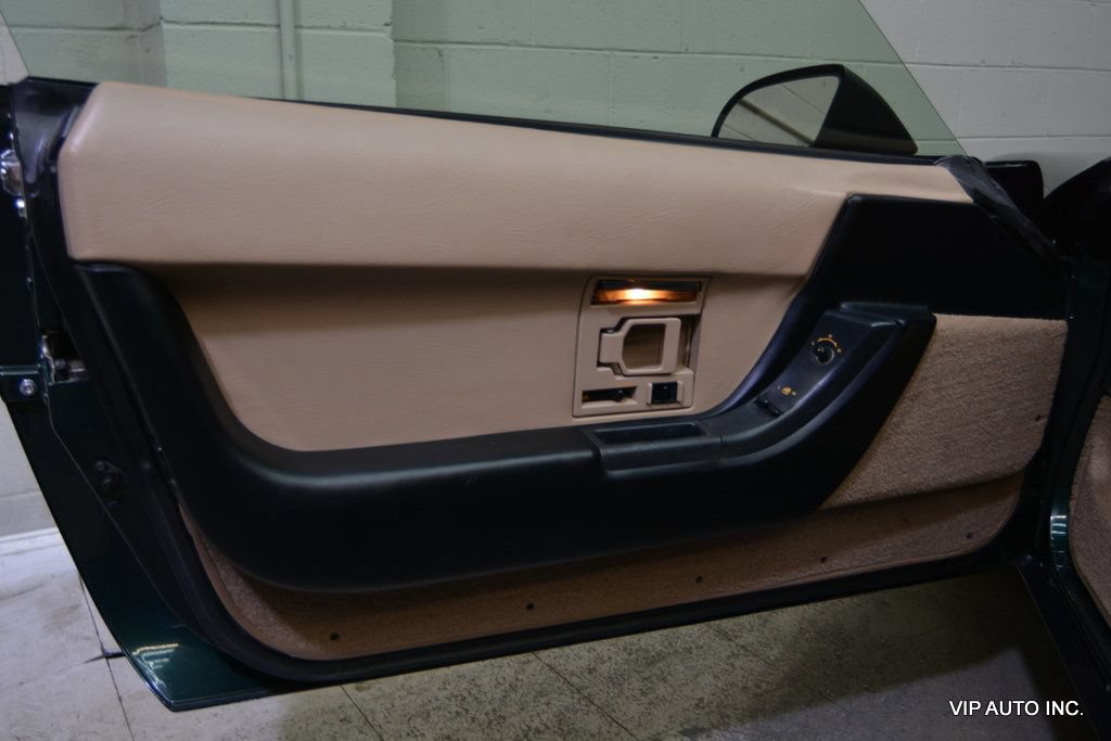Used 1992 Chevrolet Corvette Coupe RWD image 7