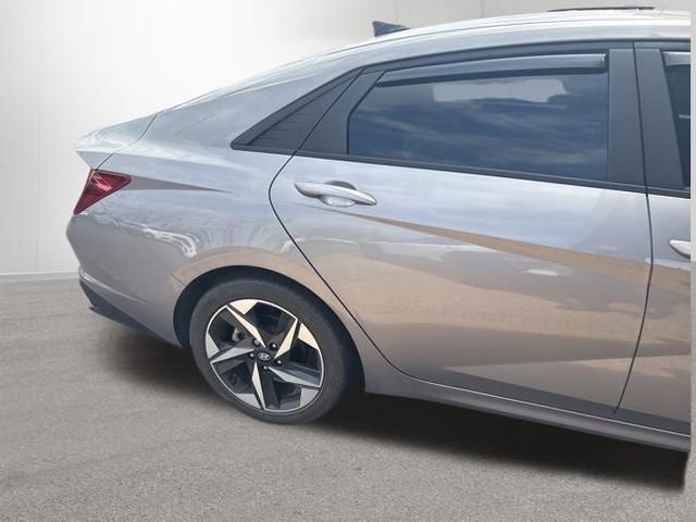 Used 2023 Hyundai Elantra SEL w/ Convenience Package image 11