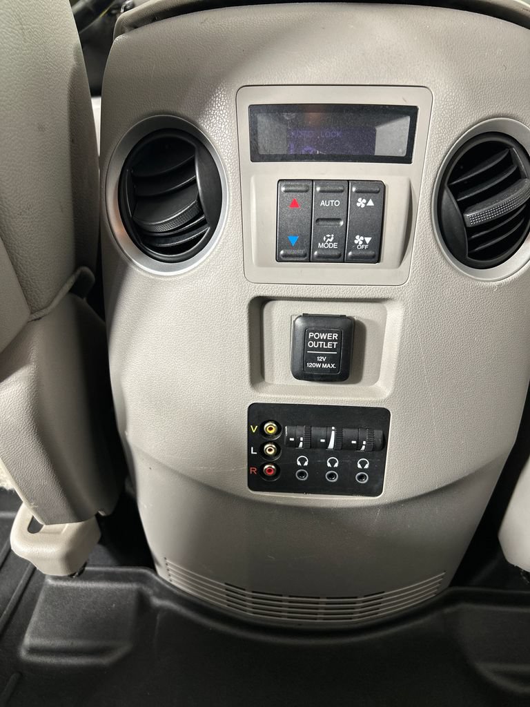 Used 2013 Honda Pilot Touring image 18