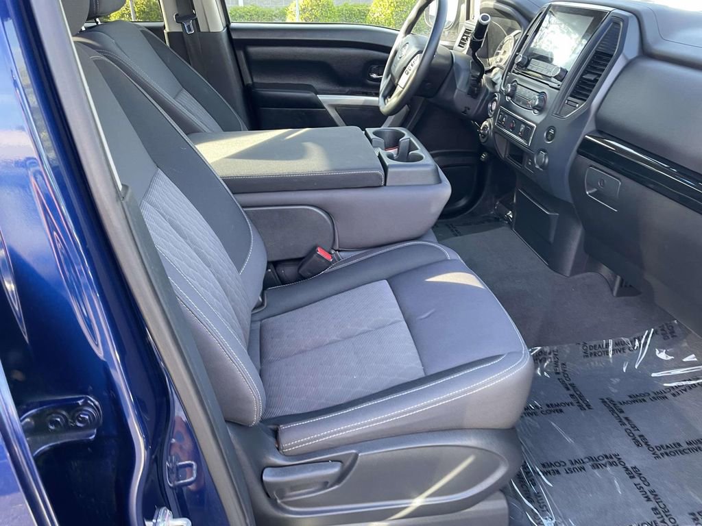 Used 2022 Nissan Titan SV image 46
