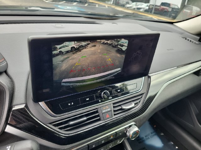 Used 2023 Nissan Altima 2.5 SR w/ SR Premium Package FWD image 28