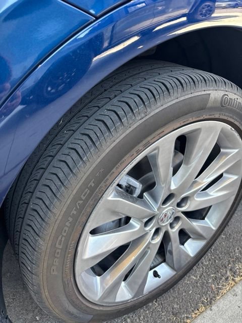 Used 2023 Buick Envision Avenir FWD image 3
