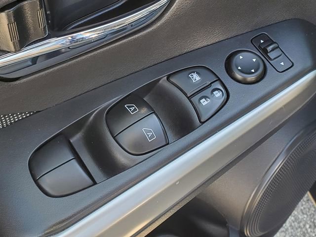 Used 2019 Nissan Kicks SV image 16