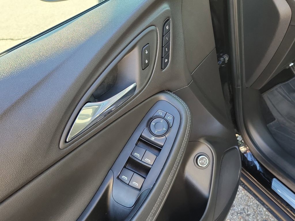 Used 2023 Buick Encore GX Essence w/ Experience Buick Package image 21