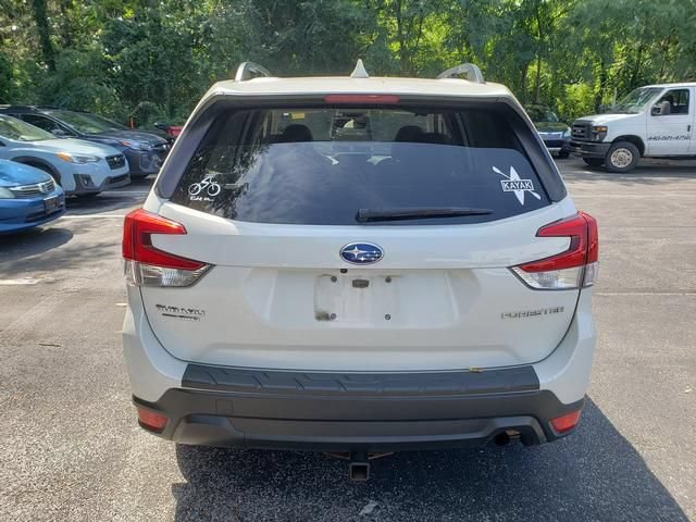Used 2019 Subaru Forester Premium w/ All-Weather Package AWD/4WD image 4