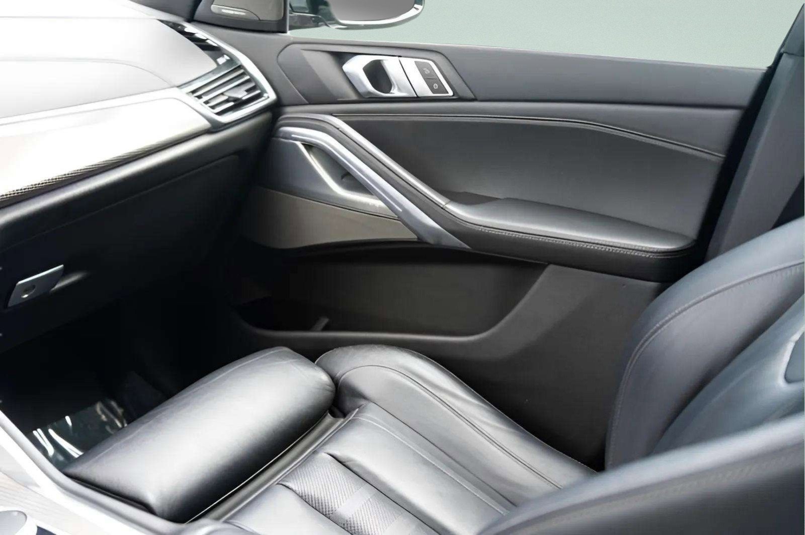 Used 2021 BMW X6 xDrive40i w/ M Sport Package image 25