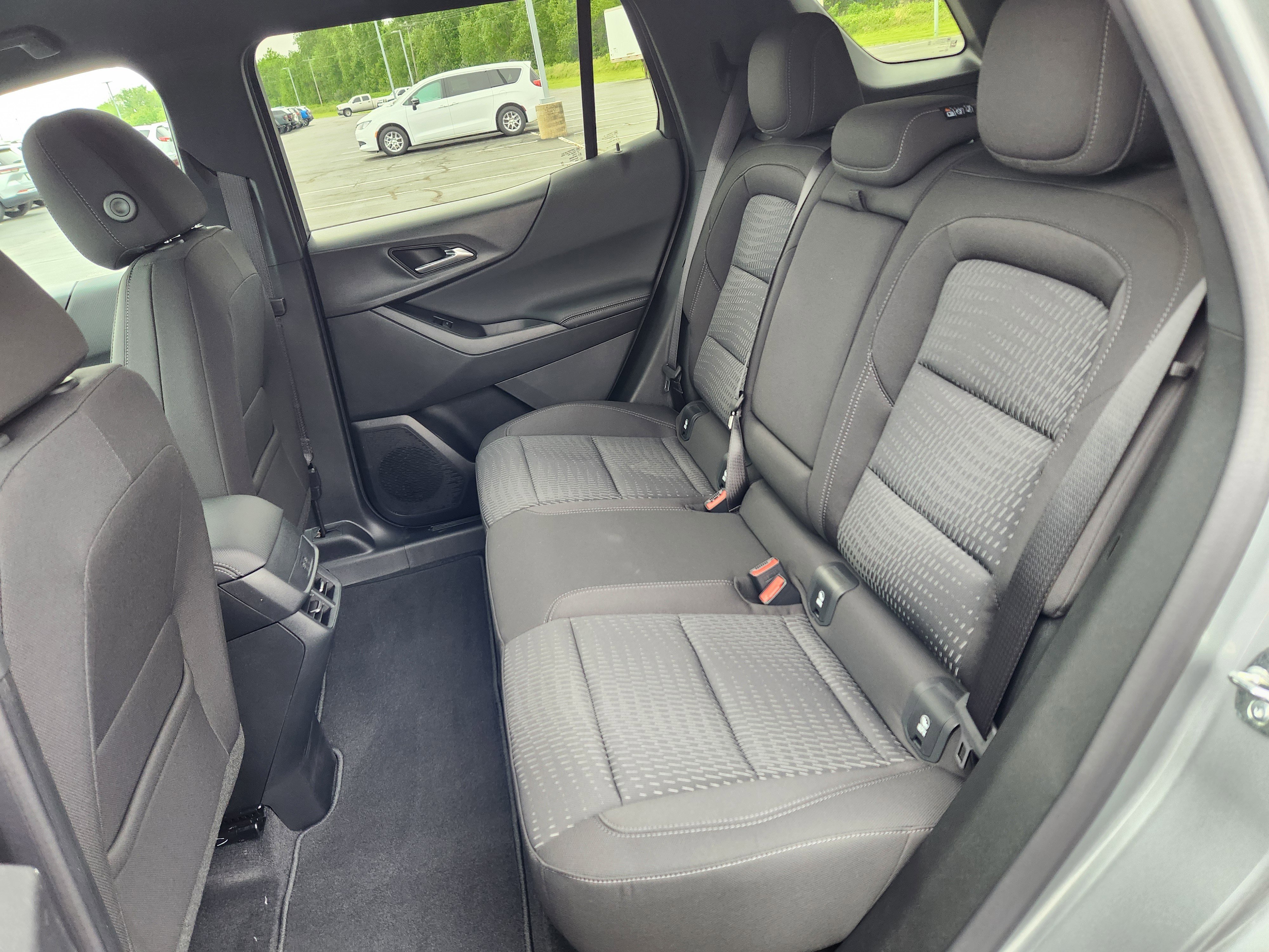 New 2026 Chevrolet Equinox LT w/ Safety and Technology Package FWD image 8