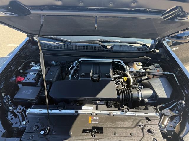 Used 2024 Chevrolet Colorado ZR2 w/ ZR2 Convenience Package III image 7