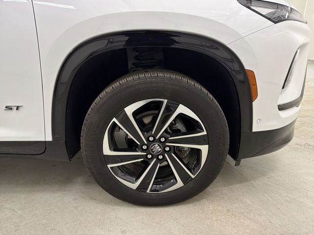 Certified 2025 Buick Enclave Sport Touring w/ Super Cruise Package image 14