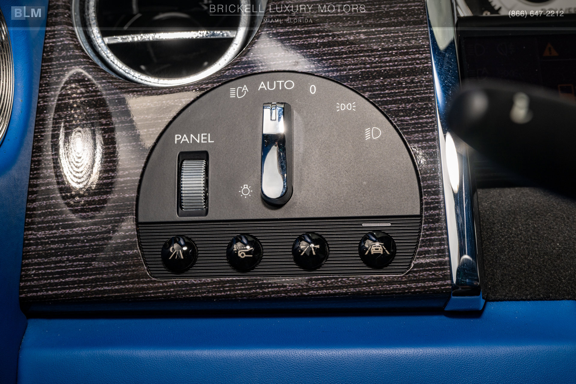 Used 2015 Rolls-Royce Wraith RWD image 34