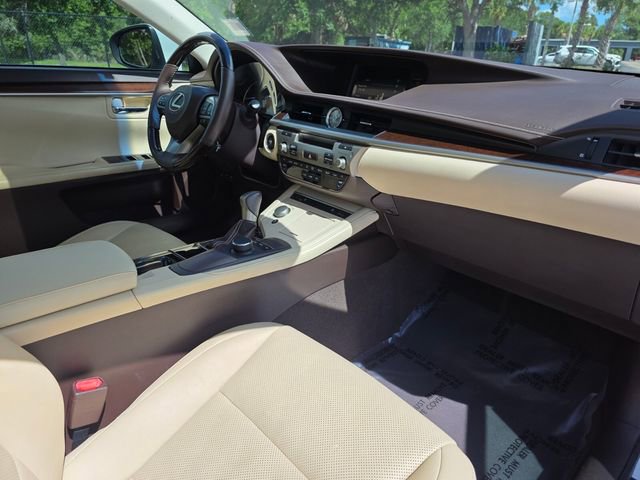 Used 2016 Lexus ES 350 w/ Premium Package w/Wood Trim FWD image 9