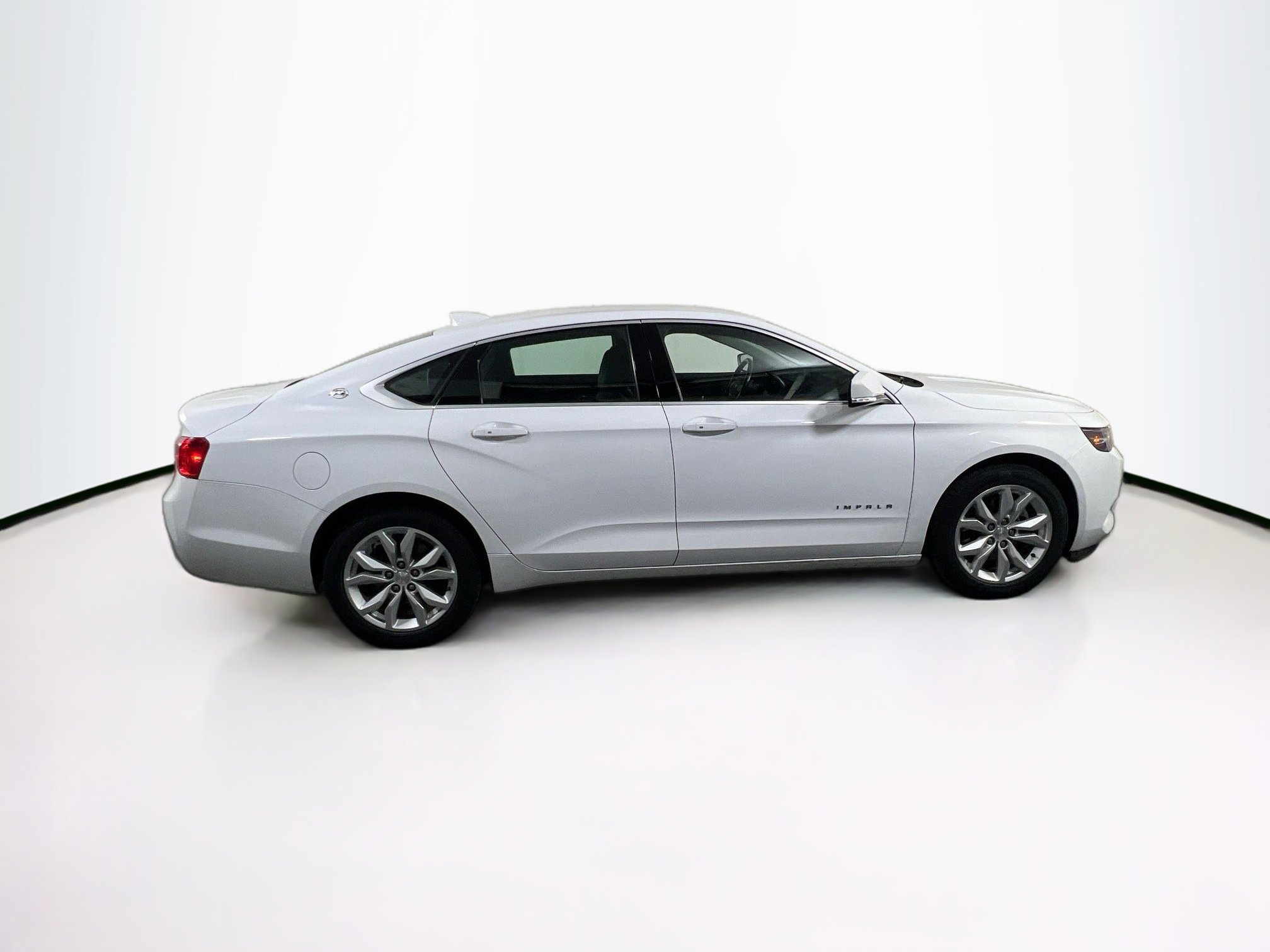 Used 2019 Chevrolet Impala LT w/ LT Convenience Package FWD image 4