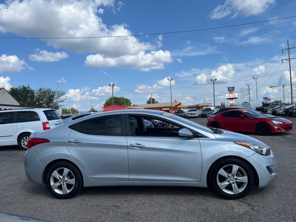 Used 2013 Hyundai Elantra GLS image 4