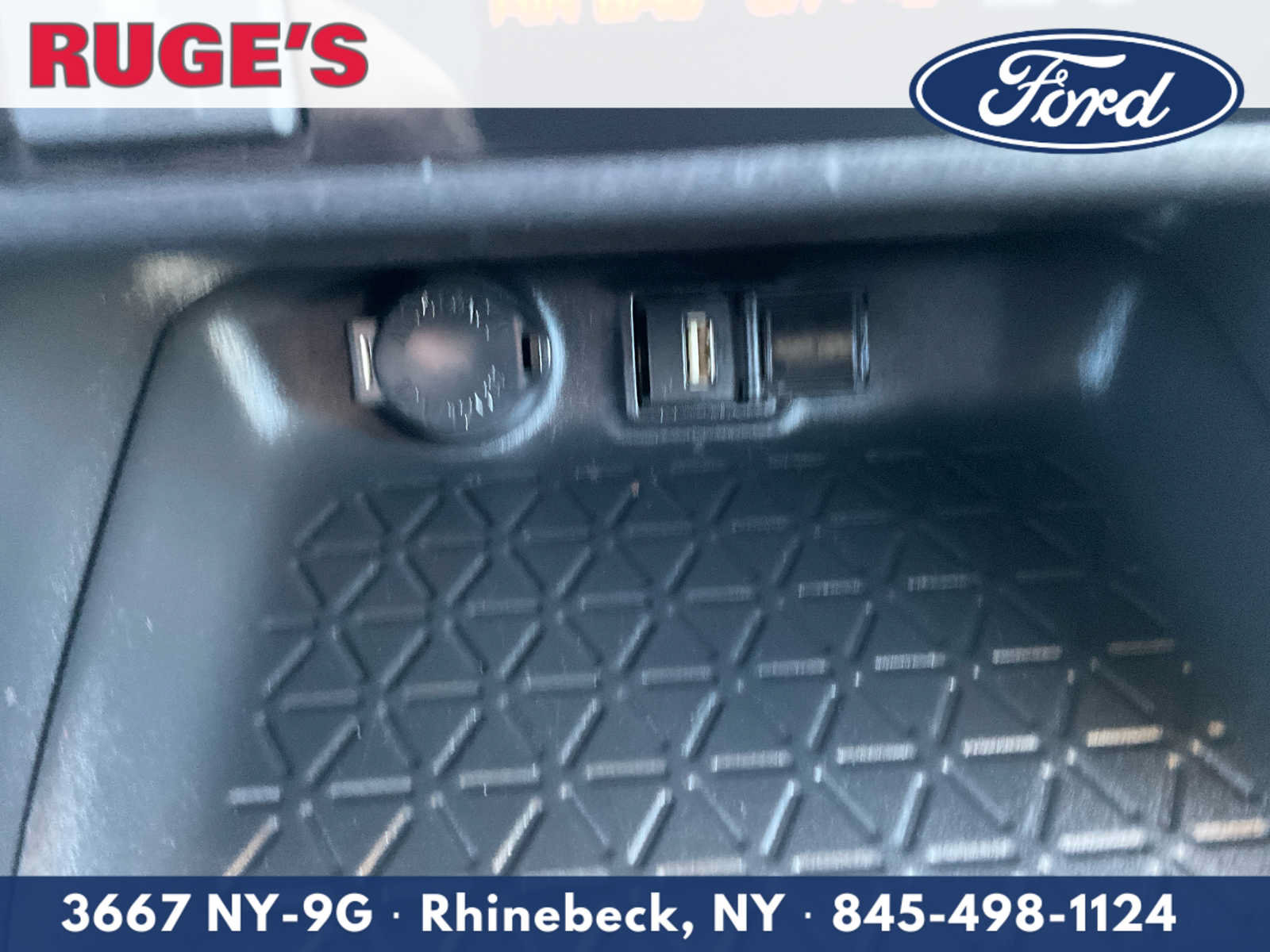 Used 2021 Toyota RAV4 XLE w/ XLE Grade Weather Package AWD/4WD image 24