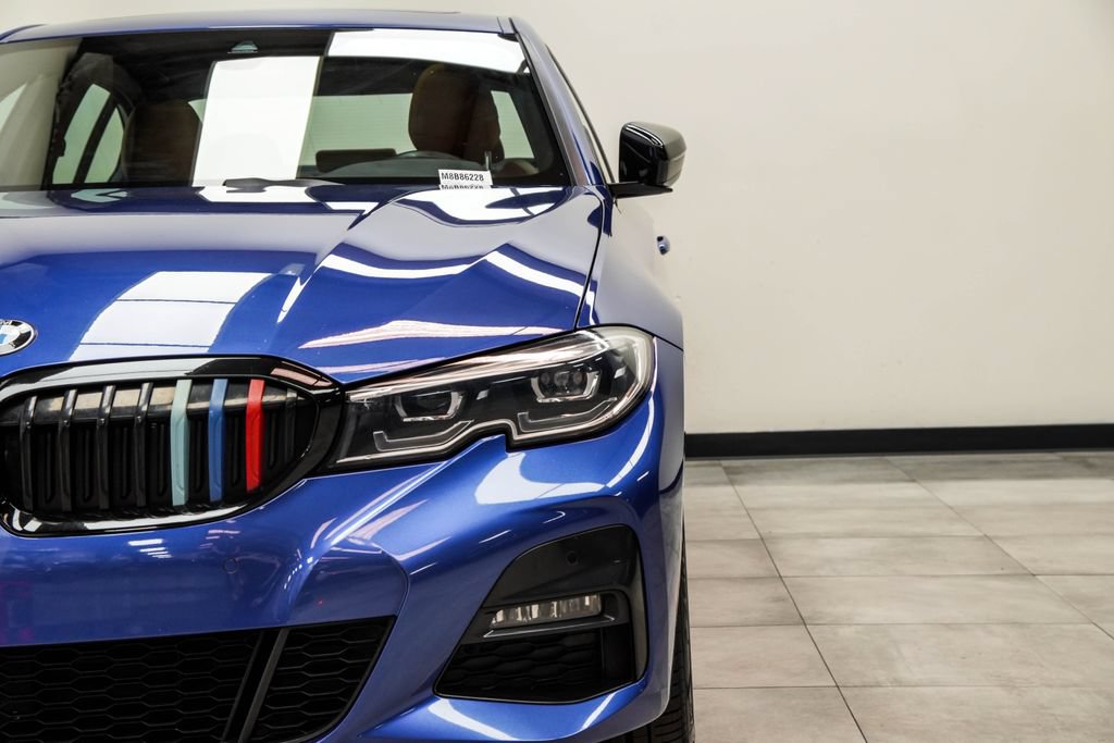 Used 2021 BMW 330i Sedan w/ M Sport Package RWD image 4