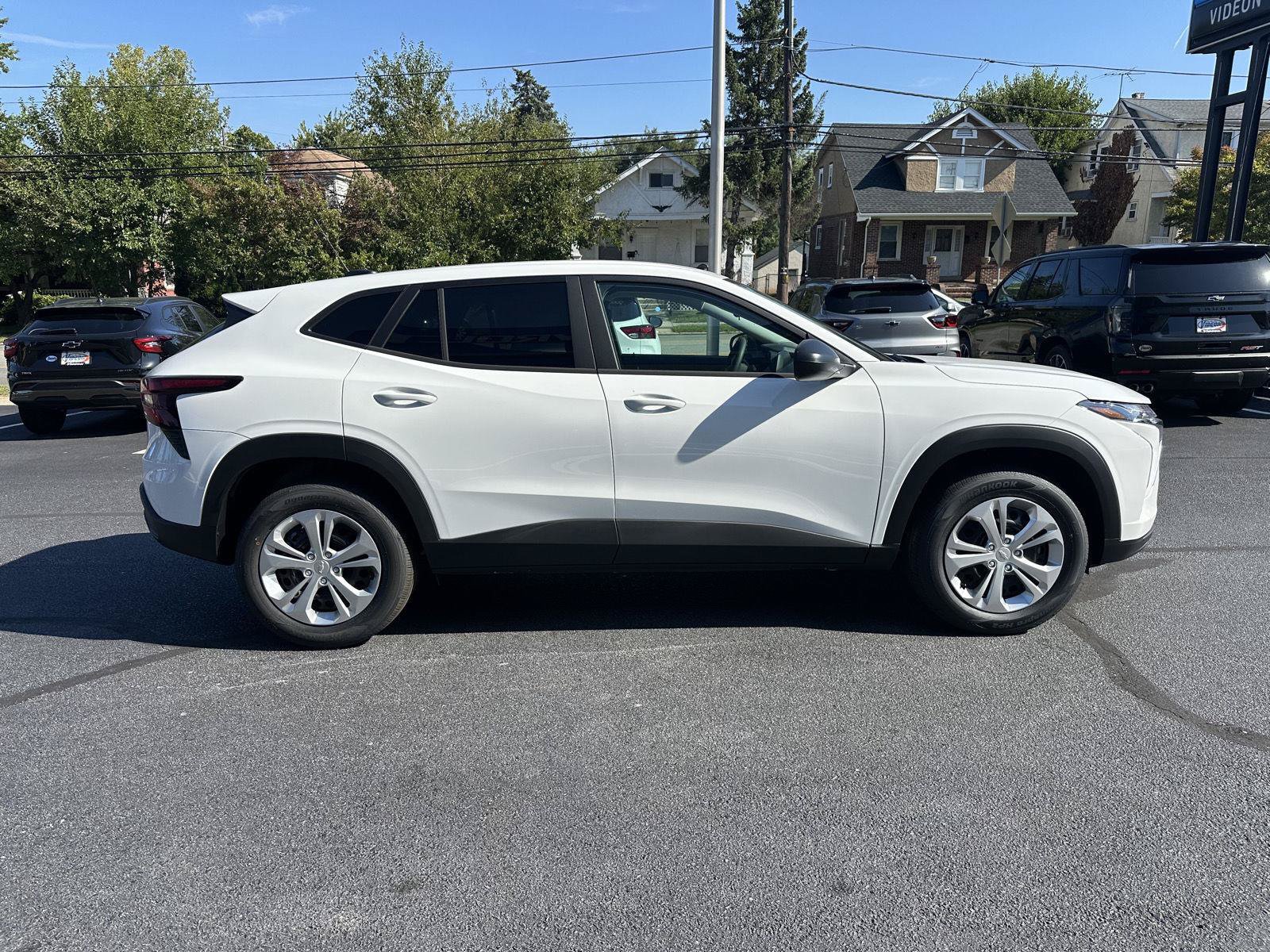 New 2026 Chevrolet Trax LS w/ Driver Confidence Package FWD image 8