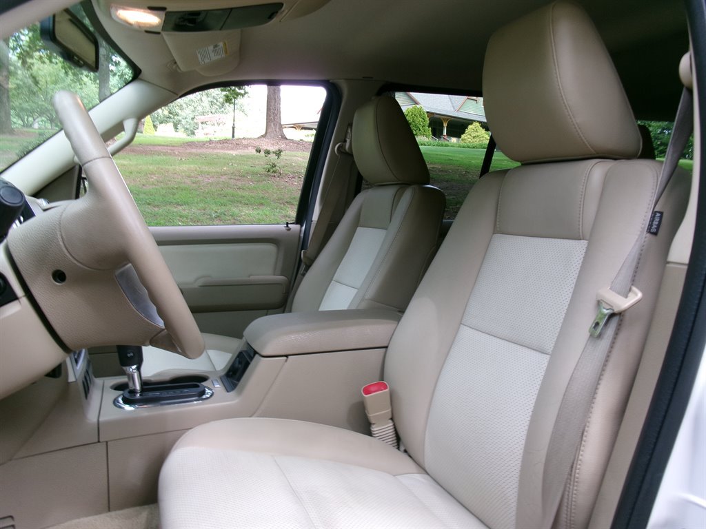 Used 2010 Mercury Mountaineer AWD image 14
