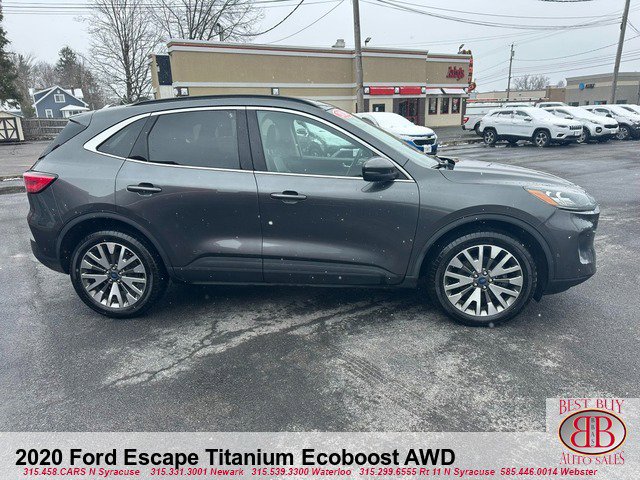 Used 2020 Ford Escape Titanium image 2