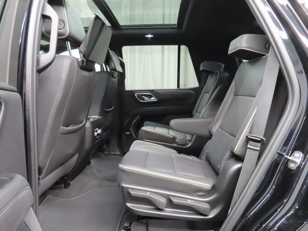 Used 2024 GMC Yukon SLT w/ SLT Luxury Package AWD/4WD image 13