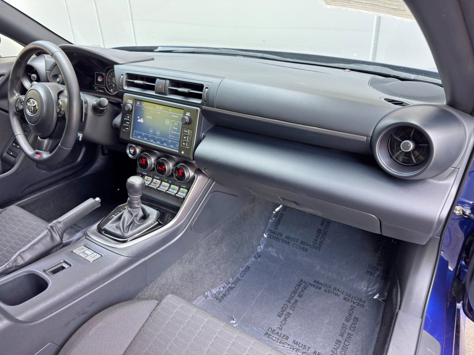 Used 2022 Toyota GR86 RWD image 13