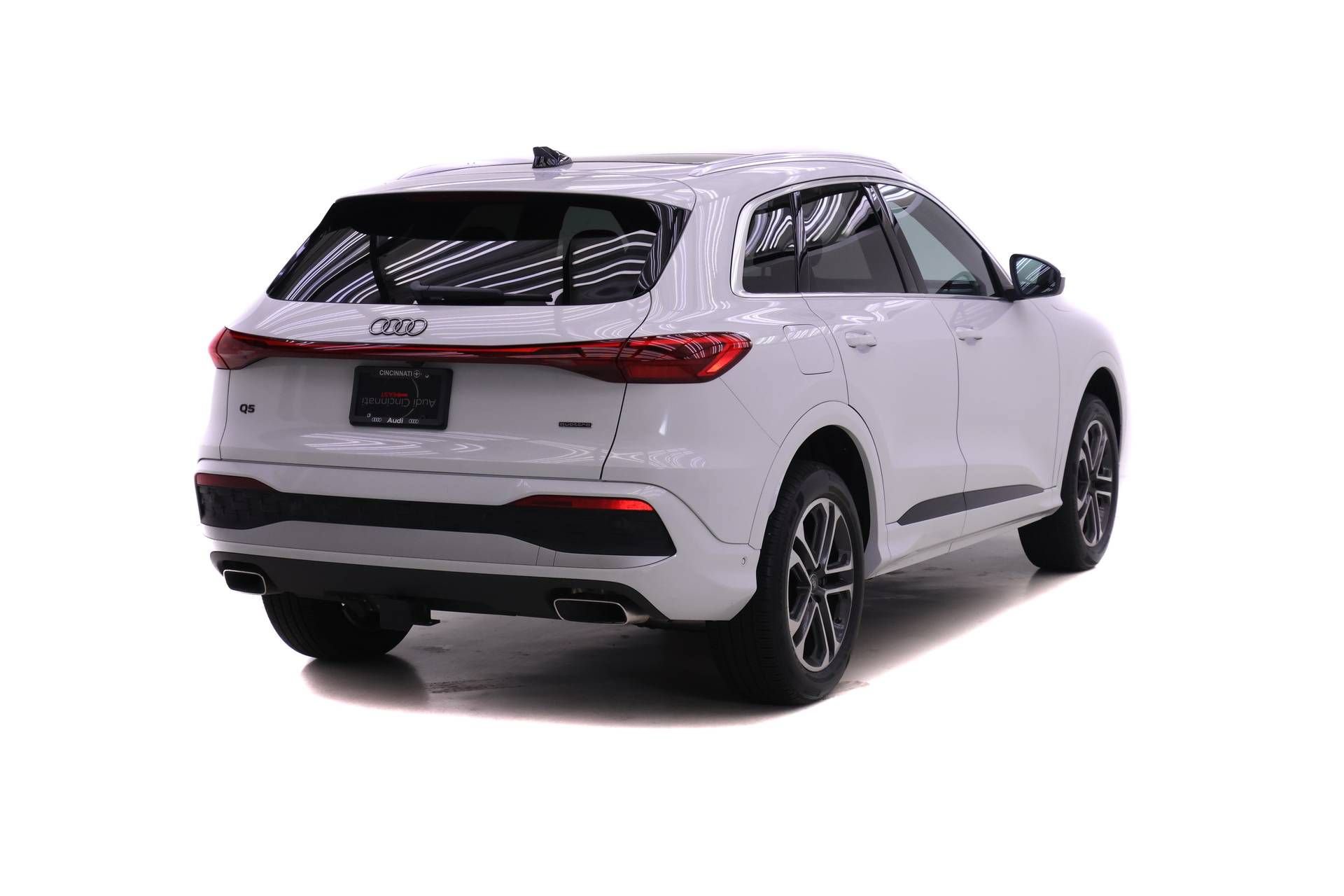 Certified 2025 Audi Q5 Premium w/ Convenience Package AWD/4WD image 4
