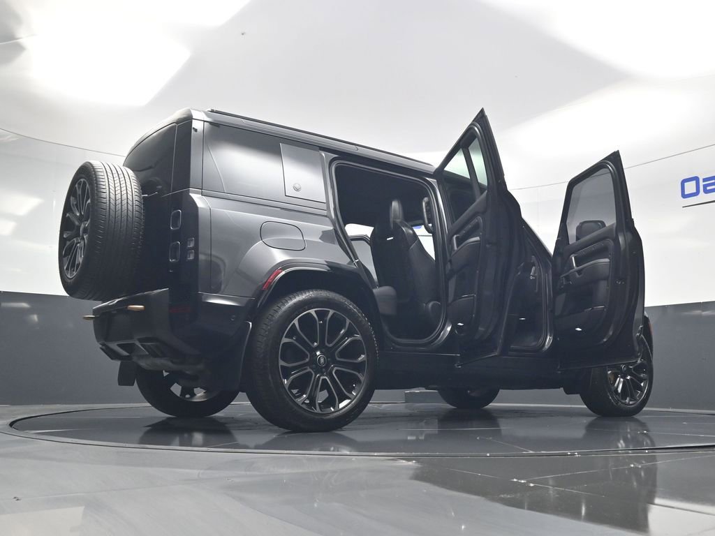 Used 2025 Land Rover Defender 110 AWD/4WD image 61