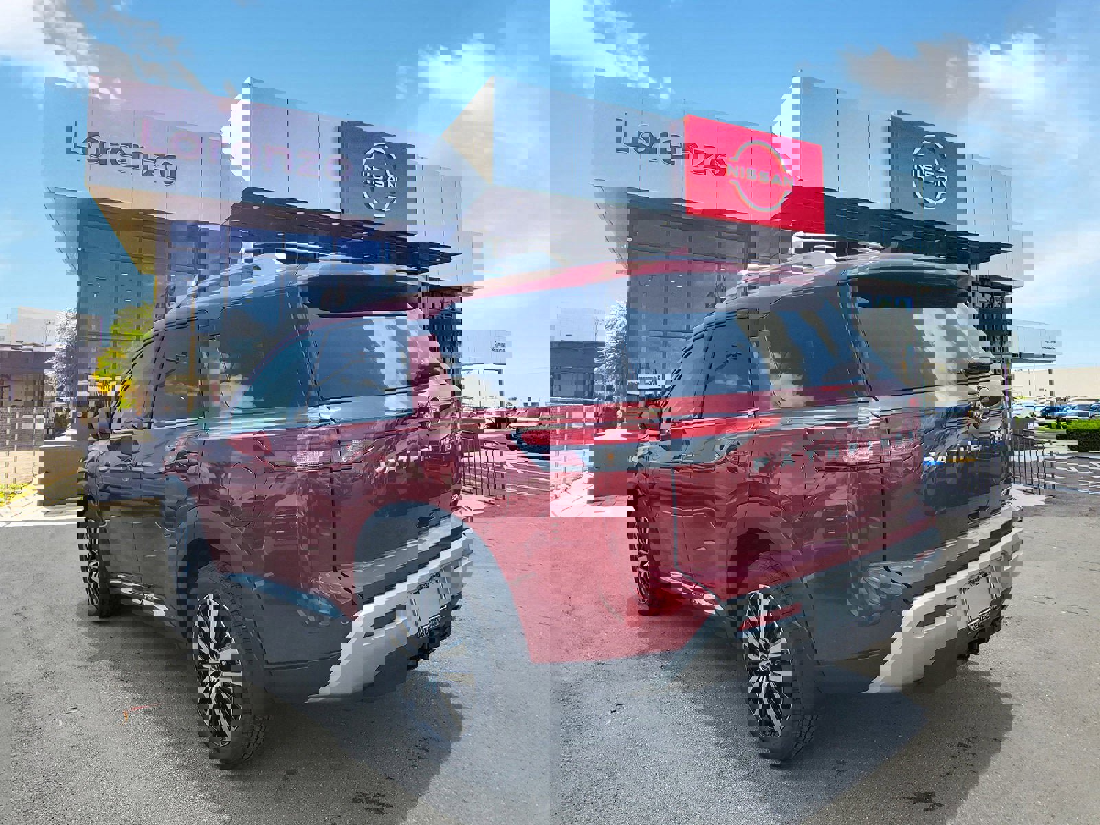 New 2025 Nissan Pathfinder Platinum w/ Cargo Package image 6