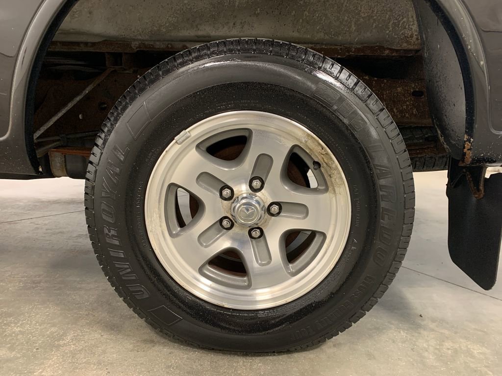 Used 2004 MAZDA B-Series Pickup SE w/ Convenience Pkg RWD image 17