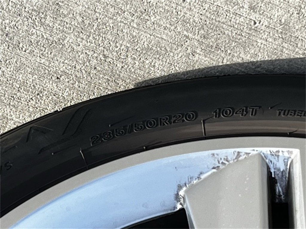 Used 2023 Audi Q4 e-tron Premium Plus image 8