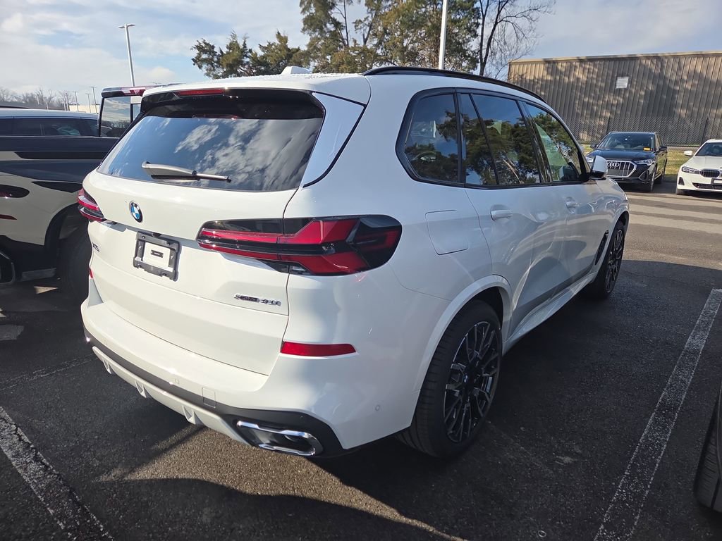 New 2026 BMW X5 xDrive40i w/ M Sport Package image 4