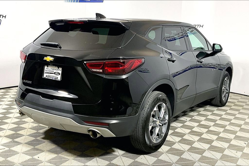 Used 2025 Chevrolet Blazer LT FWD image 9