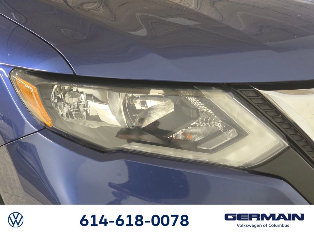 Used 2017 Nissan Rogue SV w/ SV Premium Package AWD/4WD image 17
