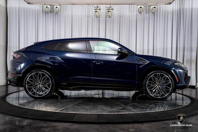 Used 2025 Lamborghini Urus SE AWD/4WD image 16