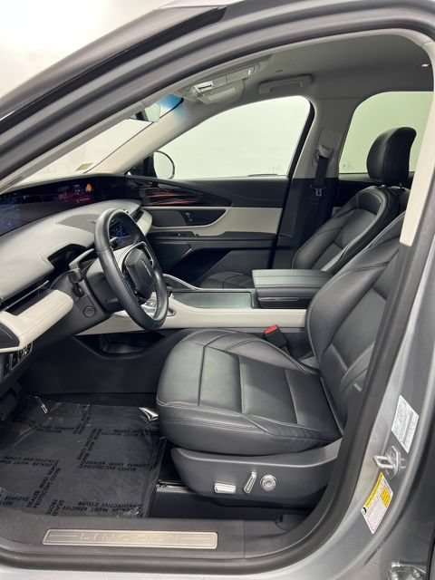 Used 2024 Lincoln Nautilus Premier AWD/4WD image 13