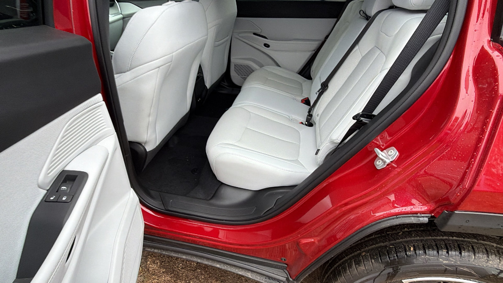 New 2026 Jeep Cherokee Laredo AWD/4WD image 19