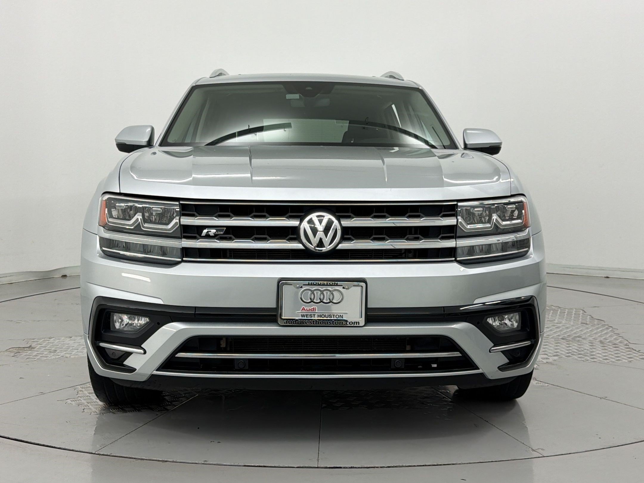 Used 2018 Volkswagen Atlas SEL w/ R-Line Package FWD image 6