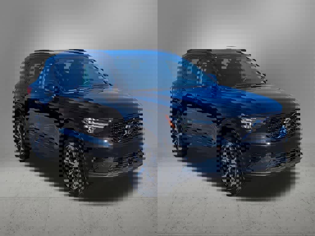 Used 2026 Volvo XC40 B5 Plus w/ Protection Package Premier image 8