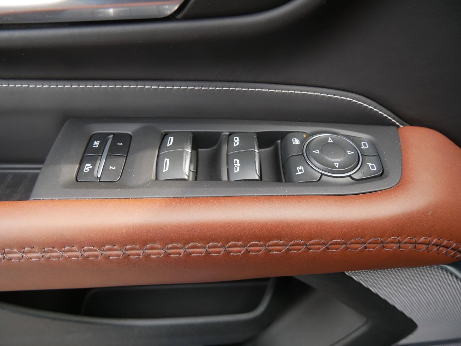 Used 2023 GMC Yukon XL Denali Ultimate image 17