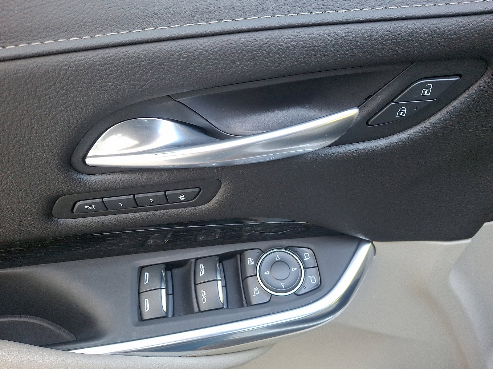 Certified 2021 Cadillac XT4 Premium Luxury image 16