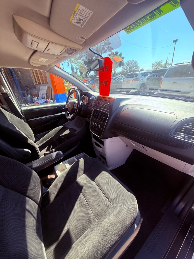 Used 2016 Dodge Grand Caravan SE w/ Quick Order Package 29E SE image 12