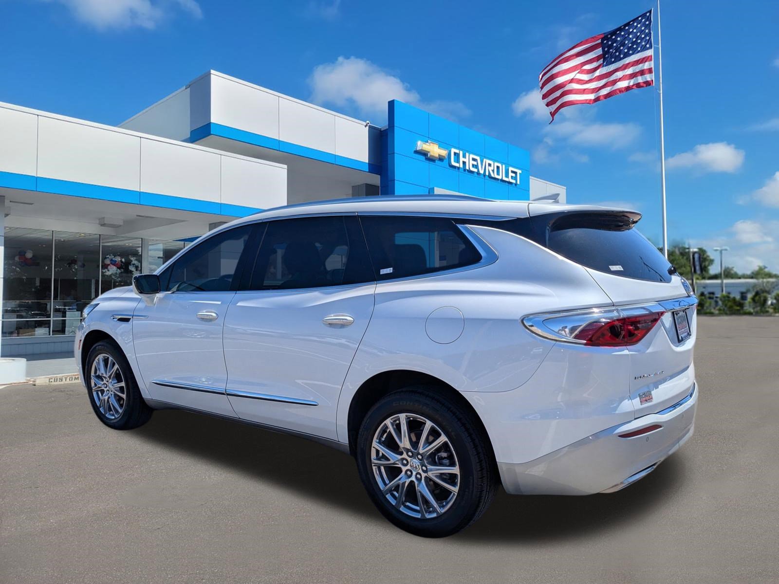 Used 2023 Buick Enclave Essence w/ Experience Buick Package image 6