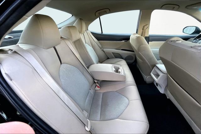 Used 2018 Toyota Camry LE image 17