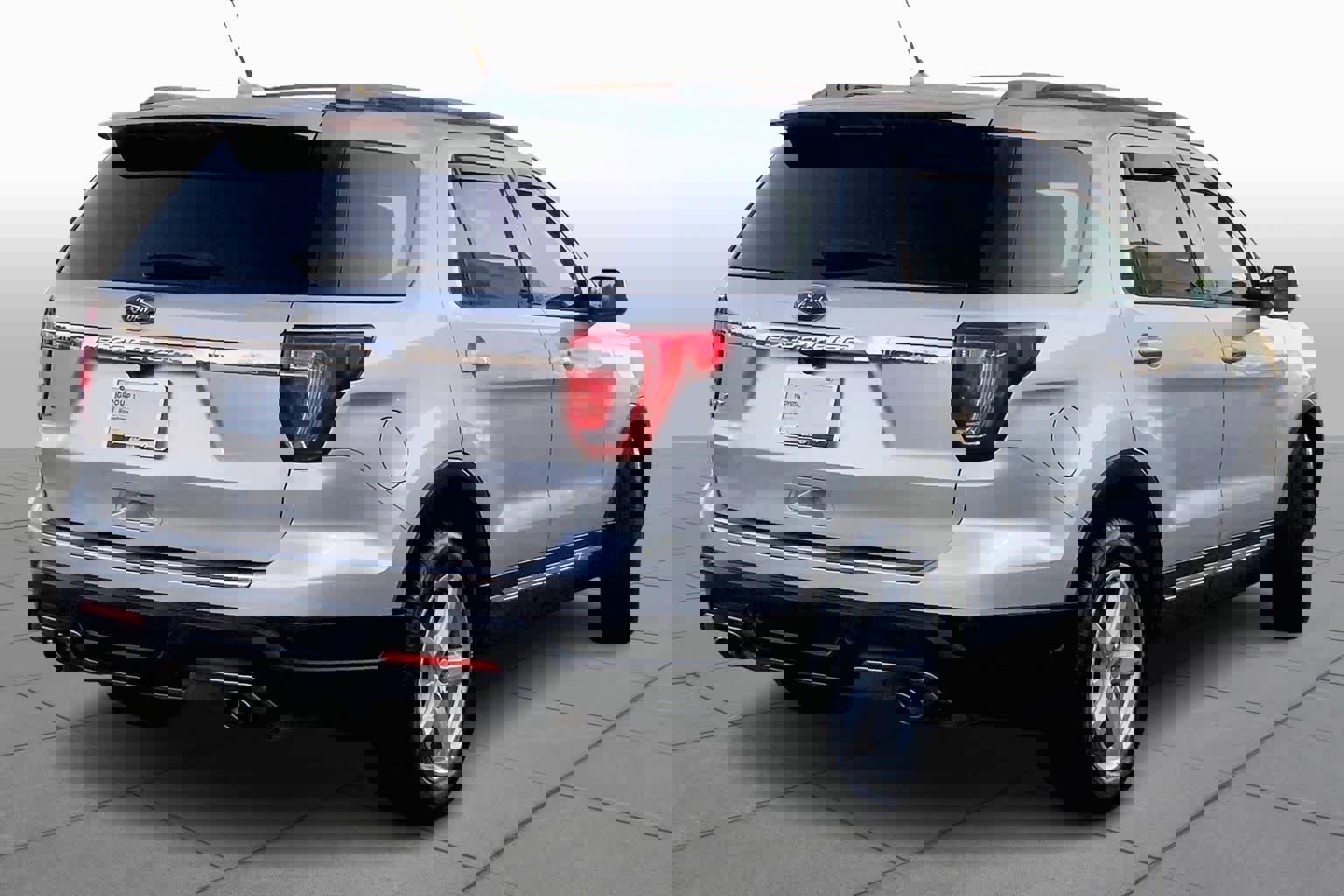 Used 2018 Ford Explorer XLT w/ Equipment Group 202A image 13