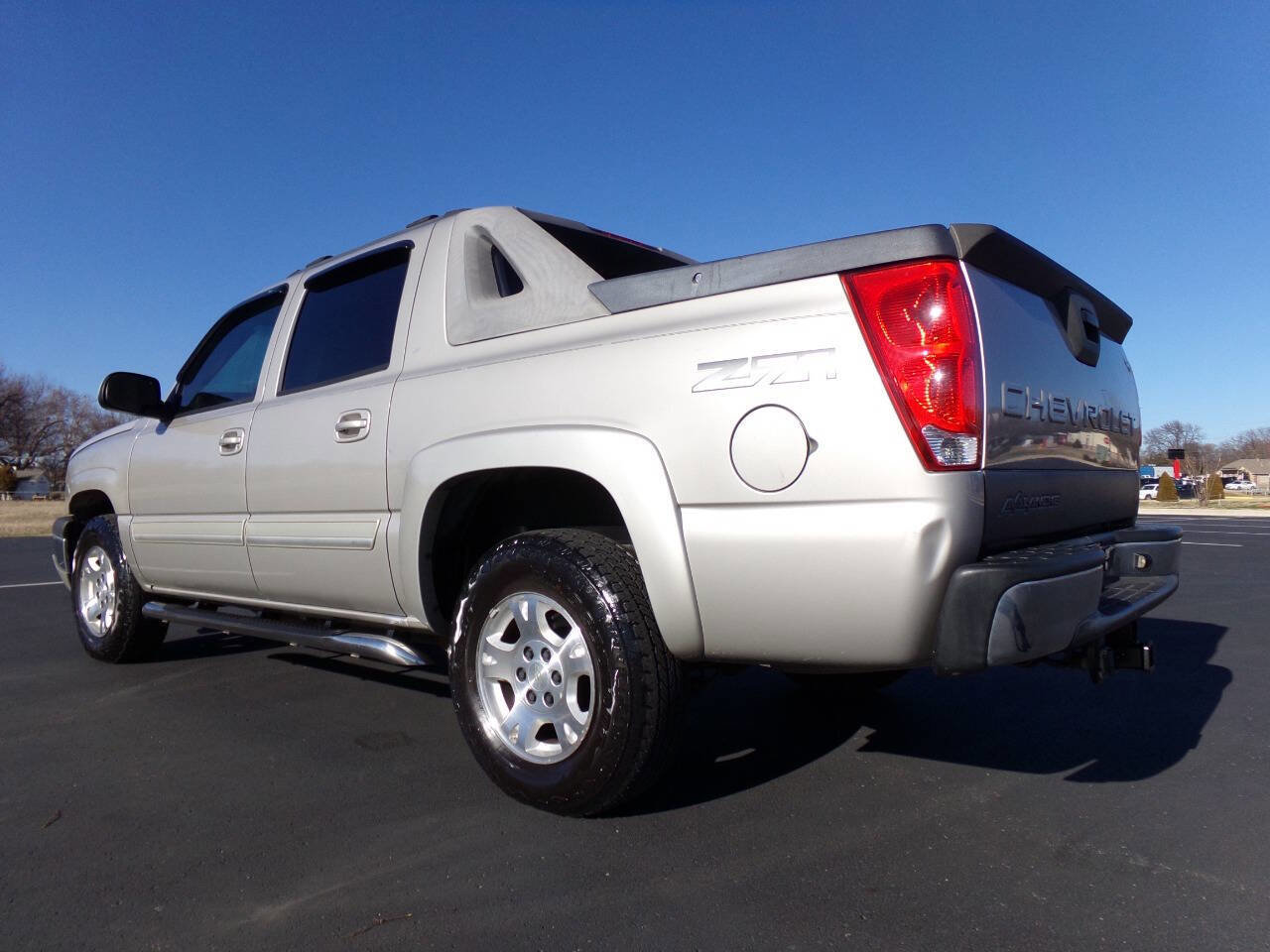 Used 2005 Chevrolet Avalanche Z71 w/ Sun And Sound Package image 28