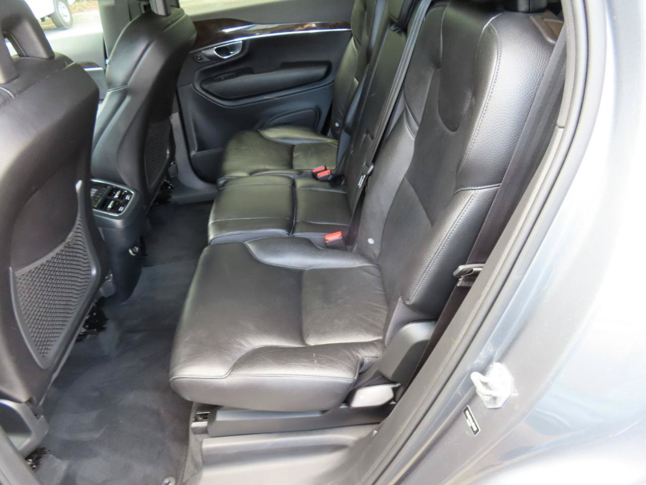 Used 2018 Volvo XC90 T6 Momentum w/ Convenience Package AWD/4WD image 12