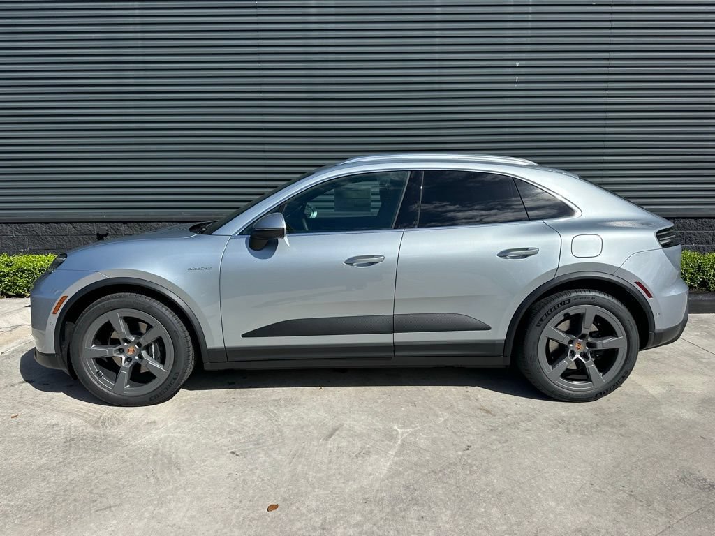Used 2026 Porsche Macan Electric RWD image 2