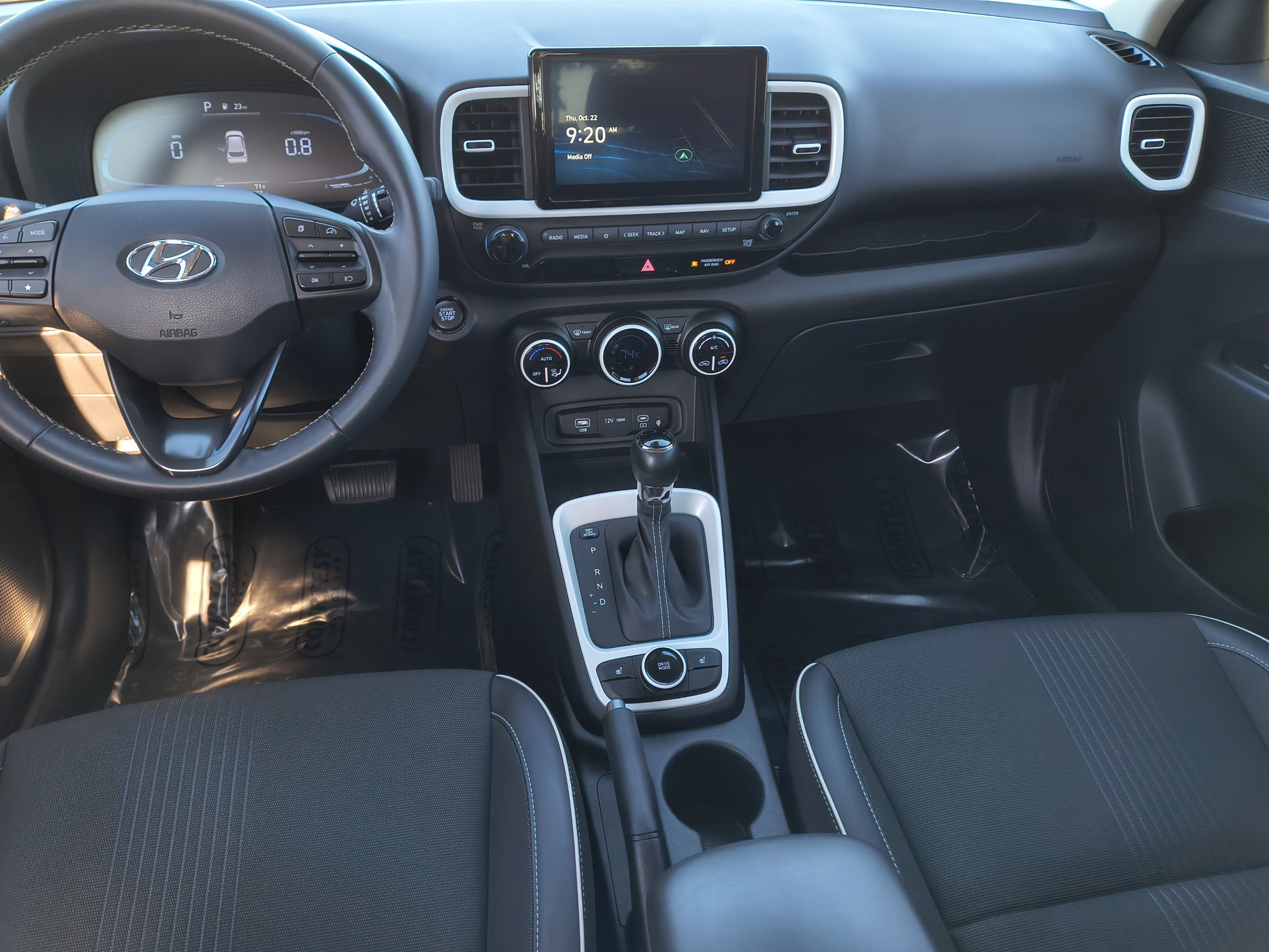 Certified 2023 Hyundai Venue Limited FWD image 12