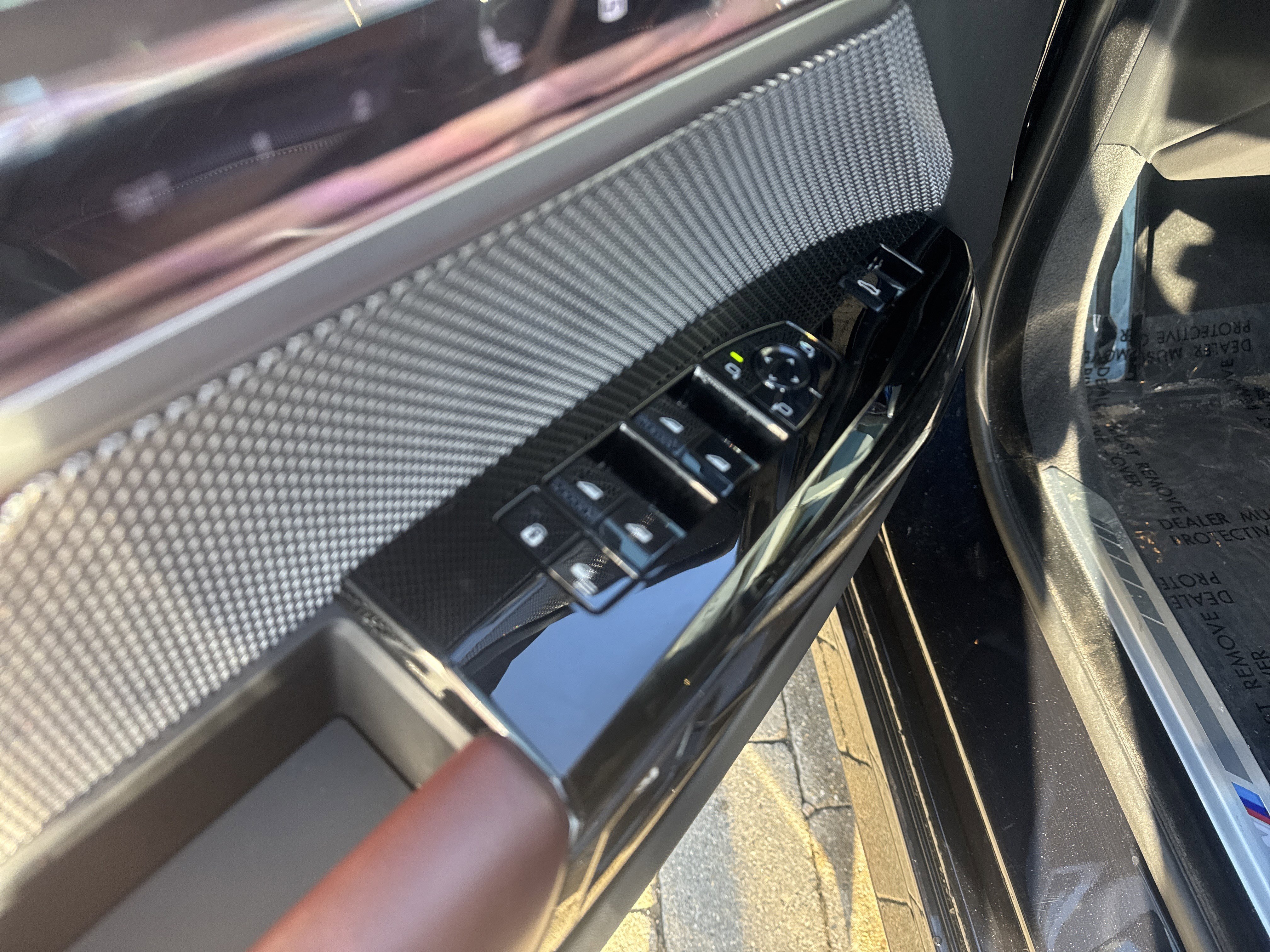 Used 2023 BMW 760i xDrive image 12