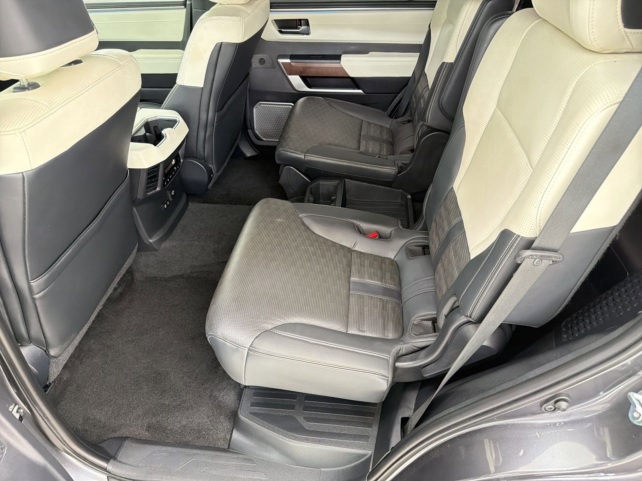 Used 2024 Toyota Sequoia Capstone AWD/4WD image 15